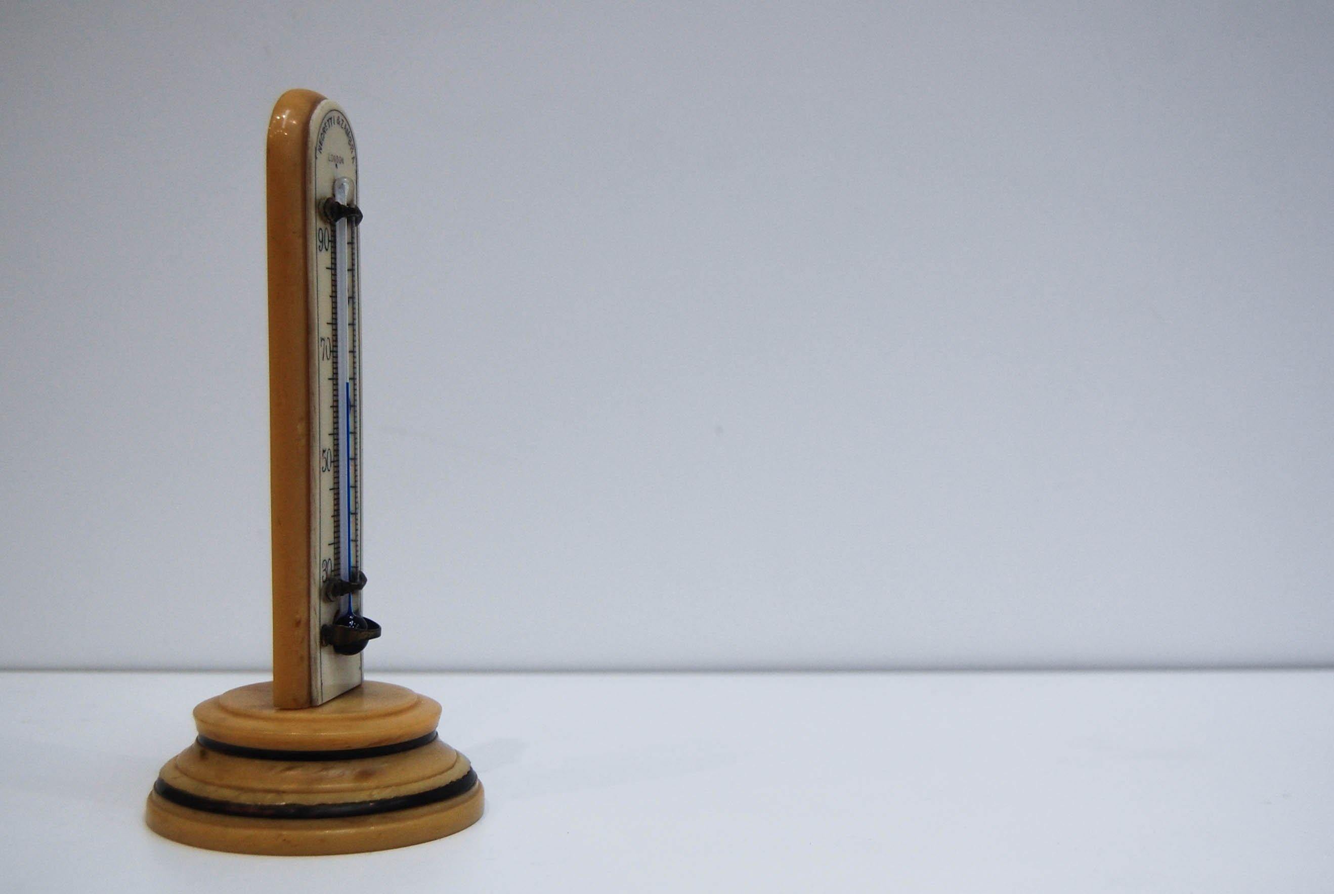 Antiques Atlas - Early Twentieth Century Bakelite Desk Thermometer