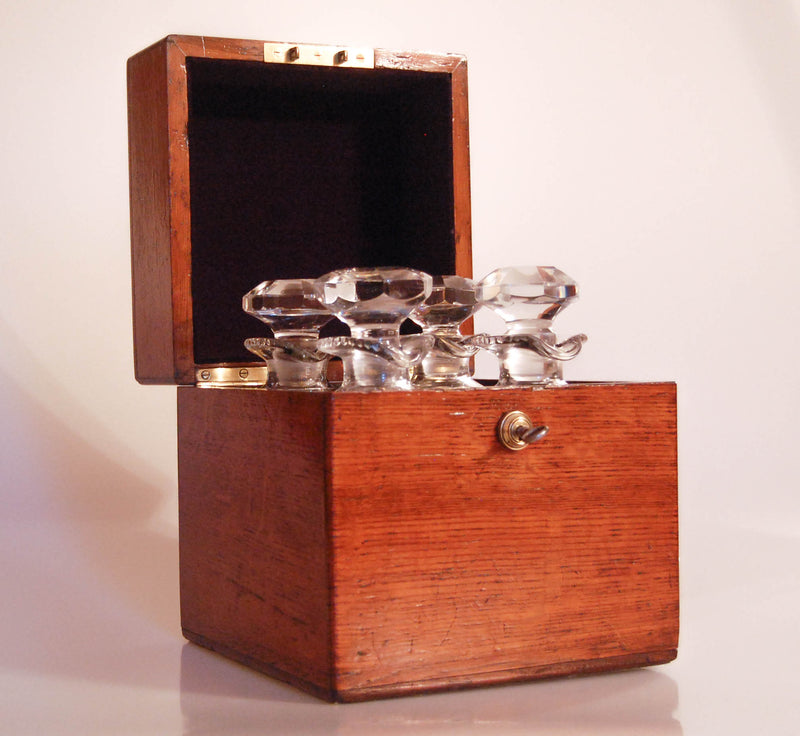 Late Victorian Oak Decanter Box by Leuchars